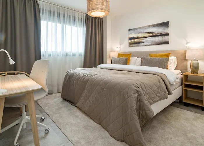 Apartment Inf4.6p - Spacious In *