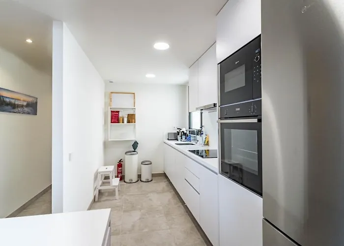 Inf4.6p - Spacious In Apartment