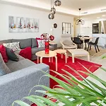 Inf4.6p - Spacious In Эстепона