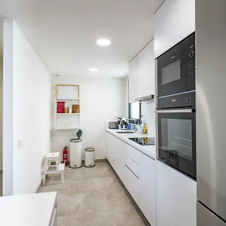 Inf46p - Spacious In Lejlighed