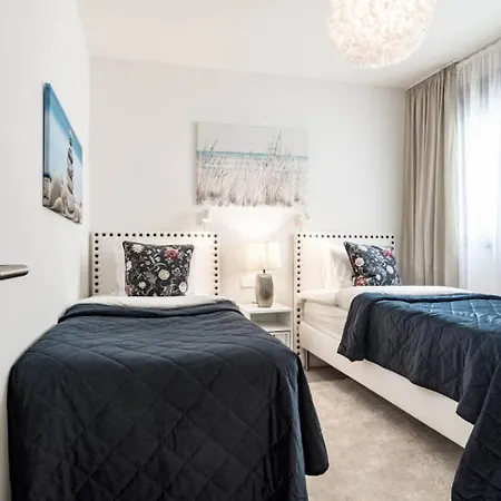 Inf46p - Spacious In Lejlighed *