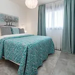 Inf4.6p - Spacious In אסטפונה